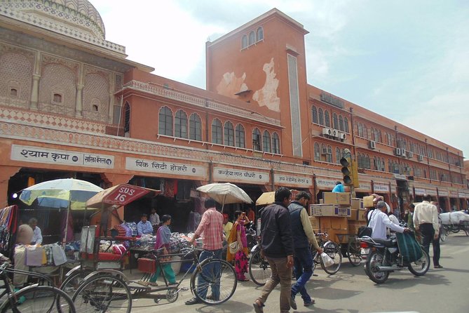 Jaipur Sightseeing & Shopping Tour by Private Car with Guide - Jal Mahal and Hawa Mahal: Two Photo Stops That Tell Big Stories