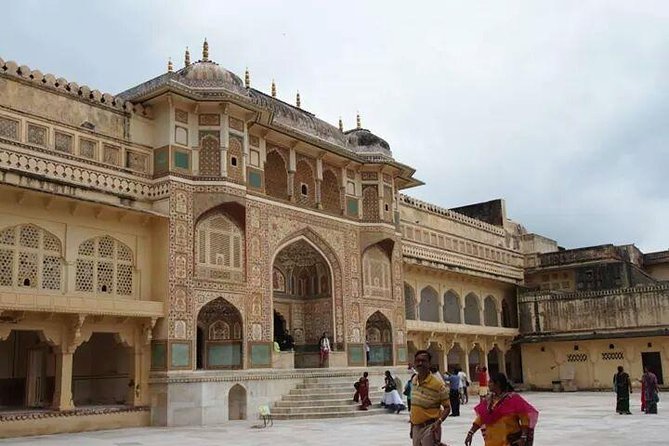Jaipur Sightseeing Tuk-Tuk Tour - Amer: the hilltop finale with red sandstone and white marble