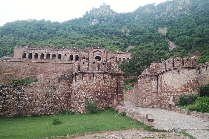 Jaipur to Chandbaori Stepwell & Haunted Bhangarh Private Trip - Harshat Mata Temple: a short visit that pairs perfectly