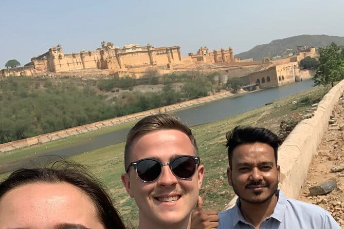 Jaipur Tuktuk Local Sightseeing Day Tour - Monkey Temple near the Aravalli Hills: springs and respectful chaos