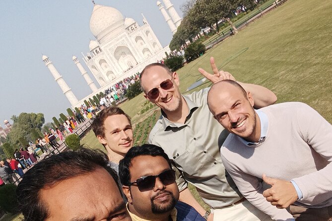 Luxury Same Day Taj Mahal tour From Delhi - All Inclusive - Group size and the private-tour feel