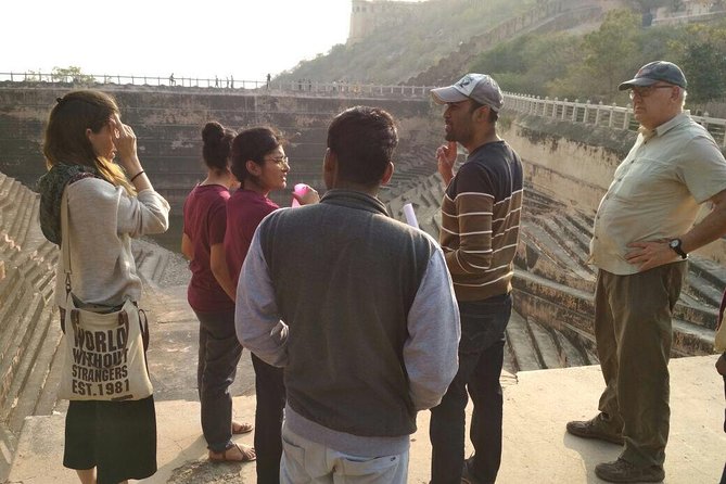 Nahargarh Water Walk - Guided 2-Hour Heritage Tour in Jaipur - Your guide experience: why Neeraj’s style makes it click