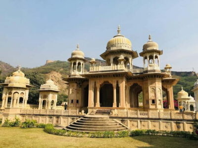 Private Full-Day Jaipur Guided Tour with Monkey Temple - Panna Meena ka Kund: The Stepwell That Looks Like Geometry