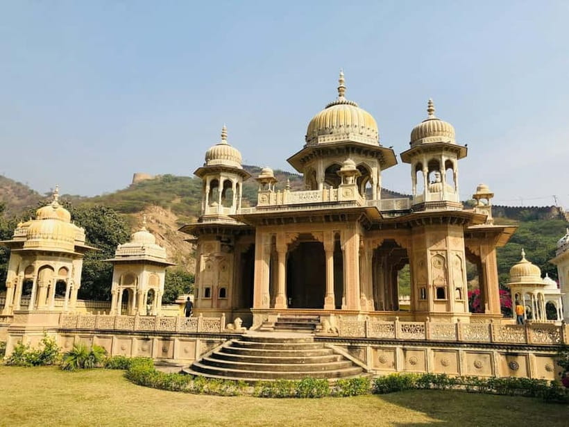 Private Full-Day Jaipur Guided Tour with Monkey Temple - Panna Meena ka Kund: The Stepwell That Looks Like Geometry