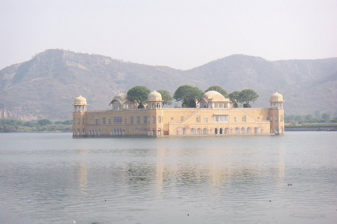 Private Full Day Jaipur Sightseeing With Tickets - How the day runs: the 9:00 am start and an efficient route