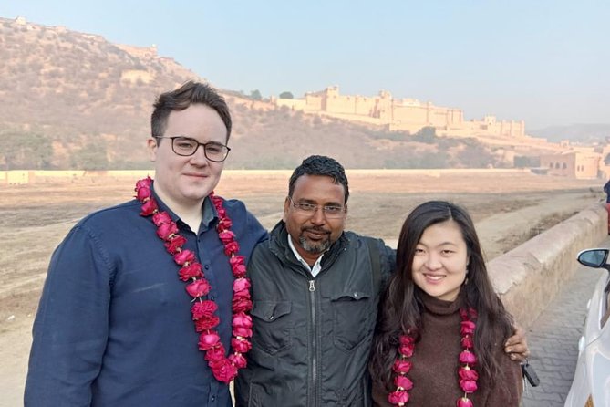 Private Guided Sightseeing Tour of Jaipur Highlights - Shopping for handicrafts in the afternoon (without losing your whole day)
