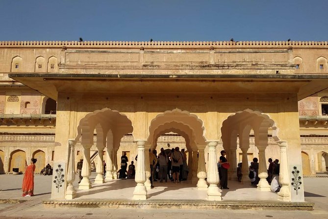 Private Guided Sightseeing Tour of Jaipur Highlights - Hawa Mahal and Jantar Mantar: start smart with major sights