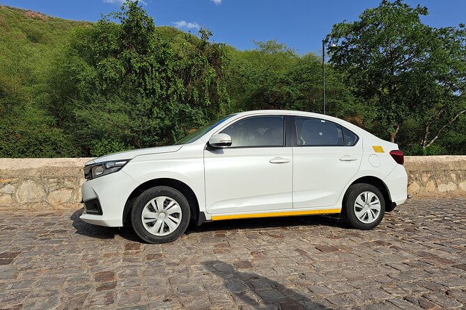 Private Jaipur Arrival Transfer - Airport to Hotel/Accommodation - Meeting the Driver at Jaipur International Airport (JAI)