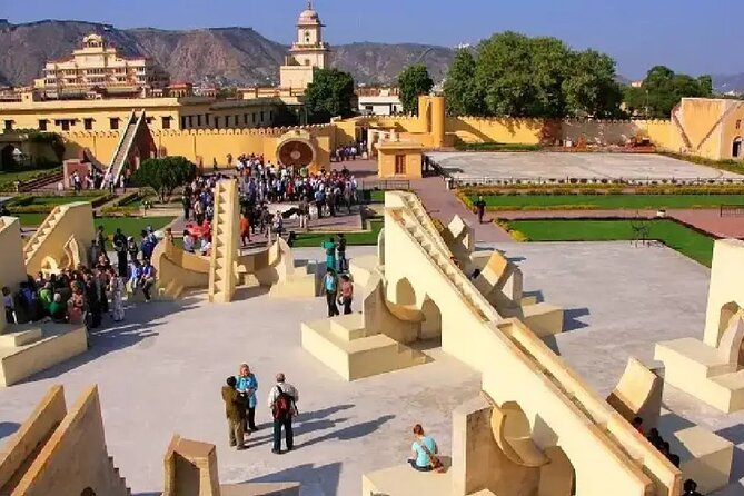 Private Jaipur City Tour by Tuk Tuk Or Car - City Palace: the royal center that still functions