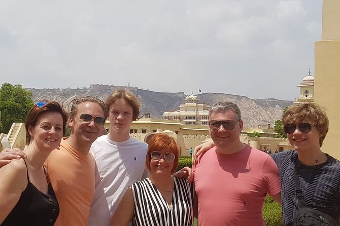 Private- Jaipur Full Day Guided Tour - Panna Meena ka Kund and Jagat Shiromani Ji: start with Jaipur’s quieter side