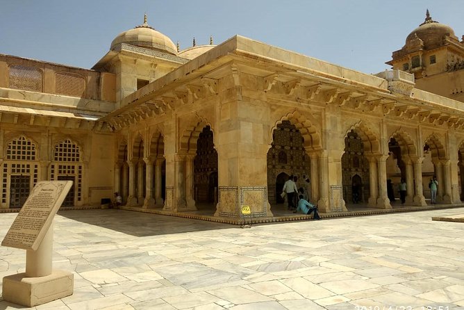Private Jaipur Full One Day Tour In Pink City With Guide - Shopping Time in Pink City: Textiles, Jewelry, and Pottery