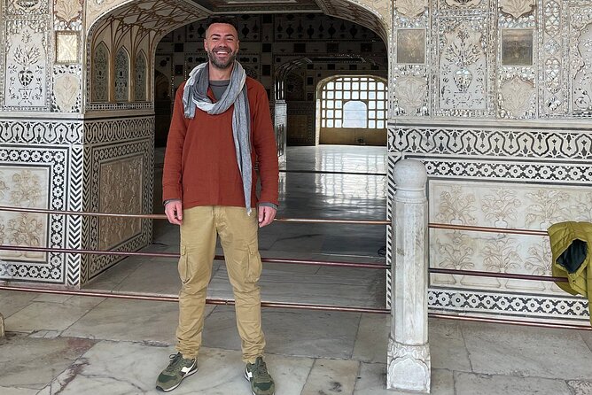 Private Jaipur Half-Day: Amber Fort, Stepwell, Jal Mahal & Gaitor - Hawa Mahal, Jantar Mantar, and City Palace without the chaos