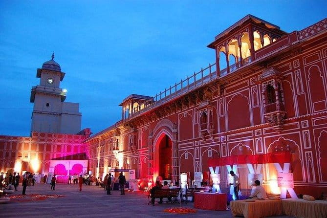 Private Jaipur Half-Day Shopping Tour - Stop 2: Akee International for cashmere and pashmina near Amber Fort