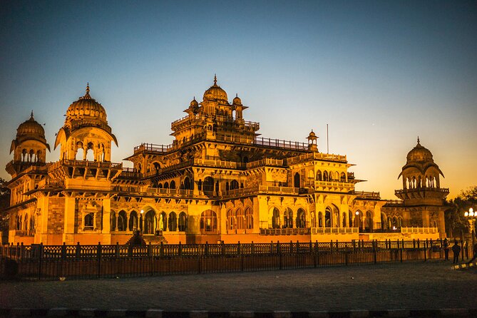 Private Jaipur Night Tour with Nahargarh Sunset Views - Jal Mahal at Night: A Palace in the Waterline