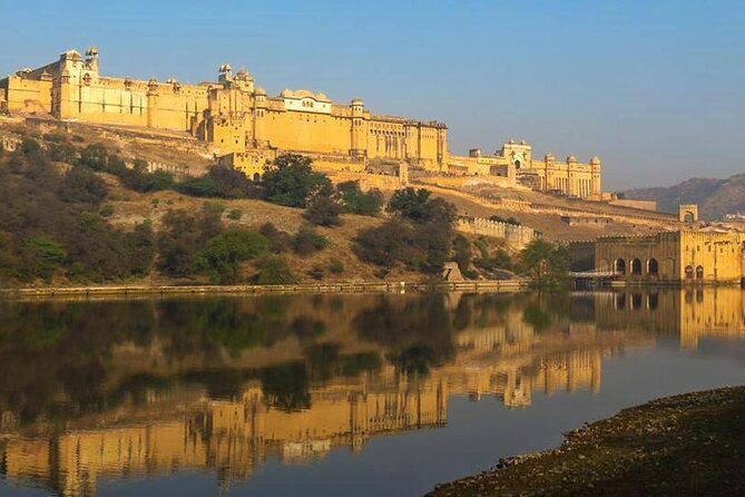 Private Jaipur Pink City Tour by Car & Driver with a Tour Guide - Jal Mahal Photo Break: Short Time, Big Payoff