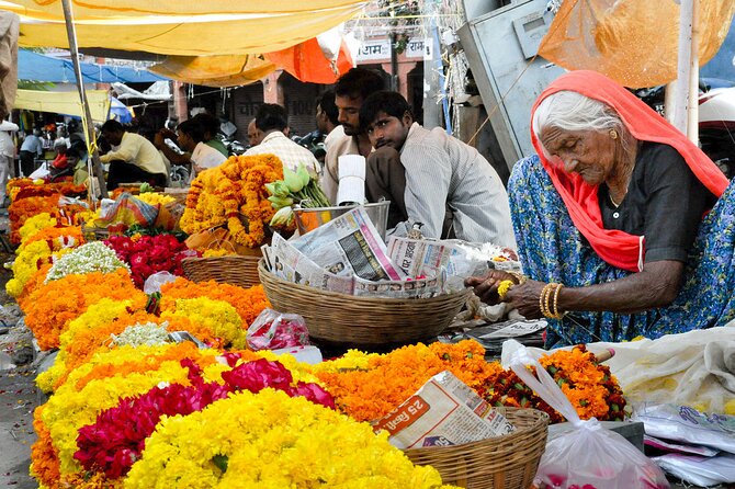 Private Jaipur Shopping Tour - Handicrafts, Textiles & Jewelry - Stop 4: Bapu Bazar for accessories, handlooms, brass works, and stones