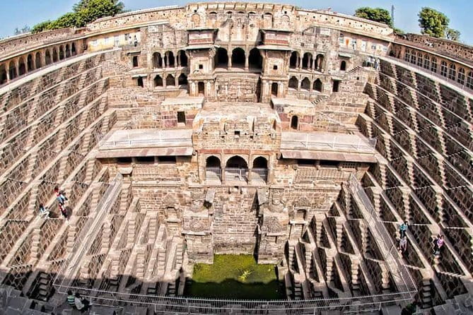 Private Jaipur Sightseeing Tour with Car and Guide - Royal Gaitor Tombs, Jal Mahal, and Panna Meena stepwell: calmer stops with character