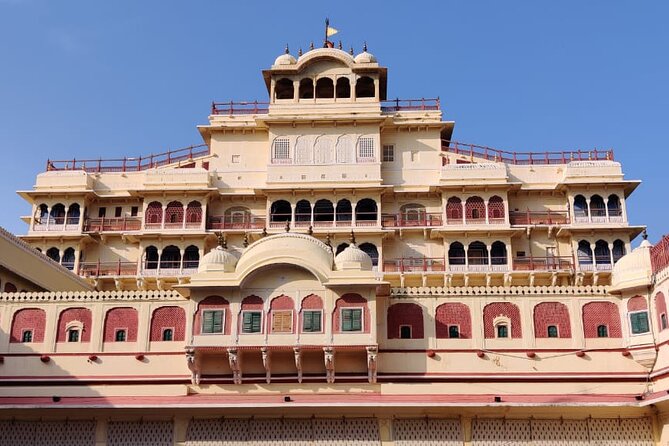 Private Jaipur Tour for Solo Female Traveler with Female Guide - City Palace and Jantar Mantar: the royal home and the science side