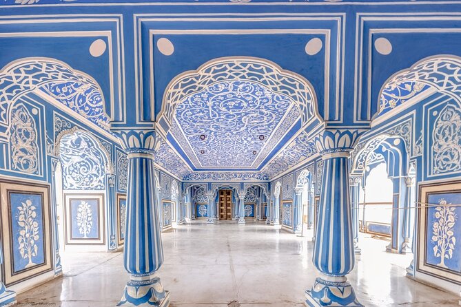 Private Jaipur Tour with Guide & All Entry Tickets - Royal Gaitor Tumbas: carvings, temples, and a calmer pace (about 1 hour)