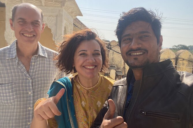 Private Shopping Tour in Jaipur - Price and logistics: what $16 per person really means