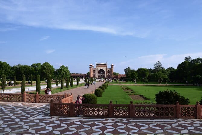 Private Taj Mahal And Monuments Tour From Jaipur By Car - Taj Mahal: a focused 3 hours with help navigating crowds