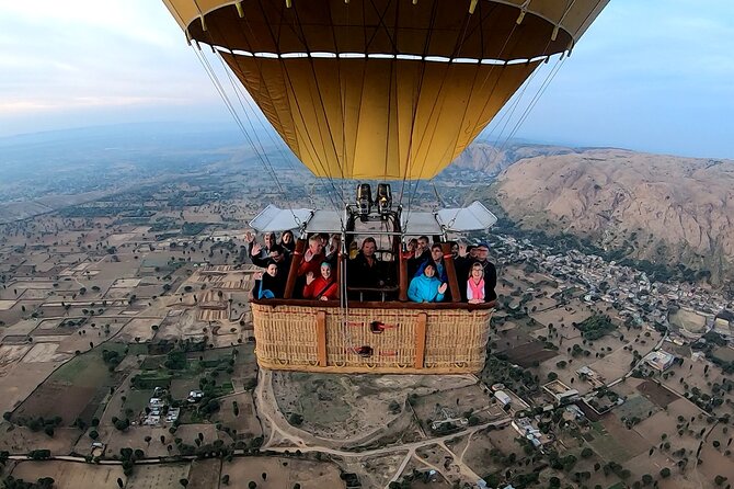 SkyWaltz Hot Air Balloon Safari - Safety, Crew Professionalism, and What “Smooth” Means Here