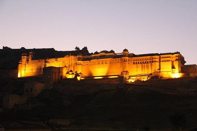 Taj Mahal and Agra Private Day Tour From Jaipur with 5 Star Meal - Agra Fort: Mughal-era power in a one-hour walk